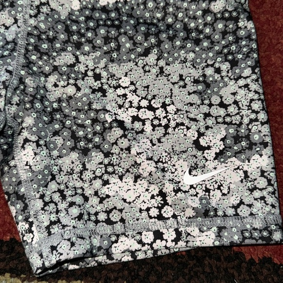 Girls Nike‎ Pro Dri-Fit Shorts - Picture 2 of 5